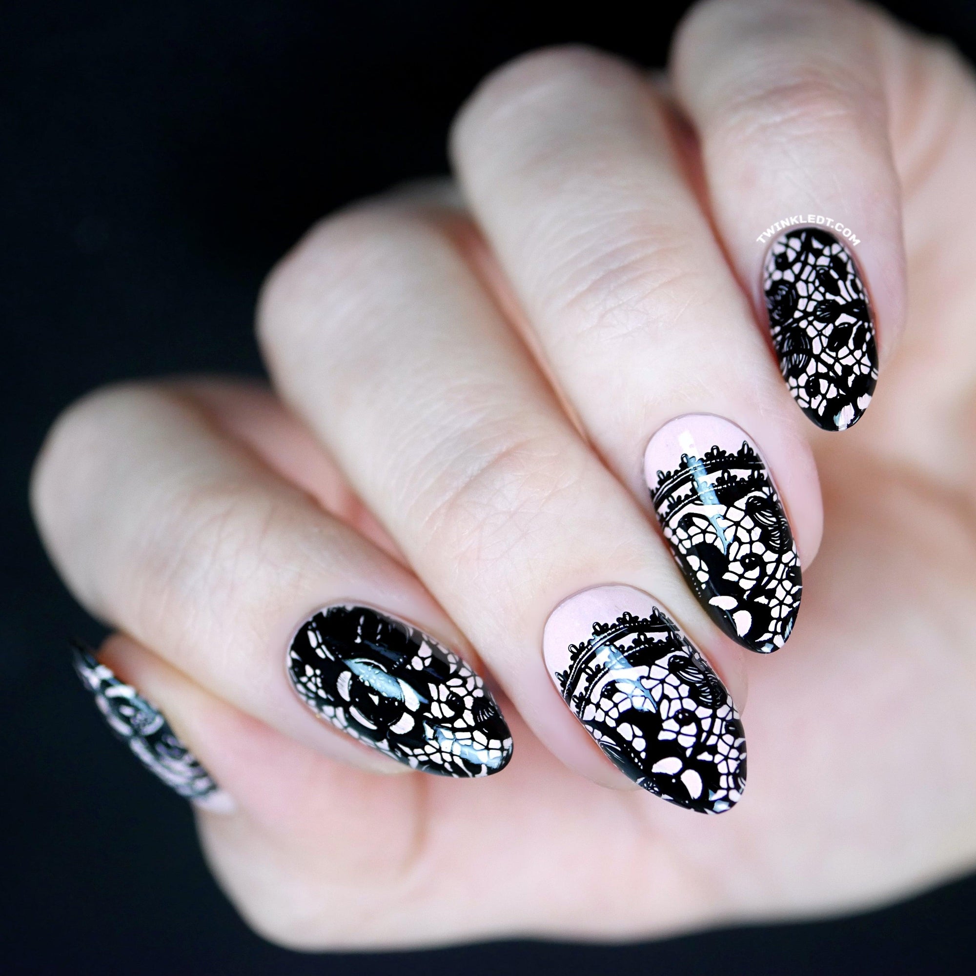 Elegant Lace Design Nails with Lace 01 Stamping Plate