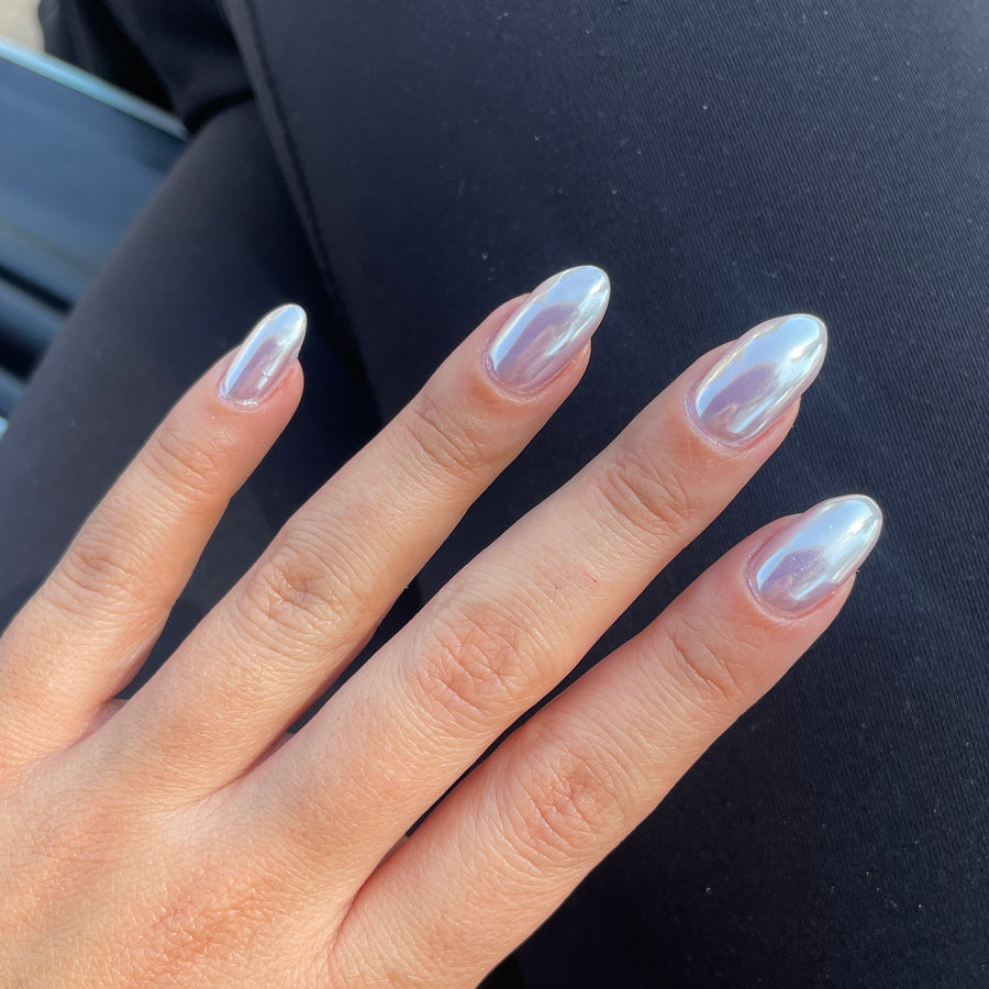 chrome nails white